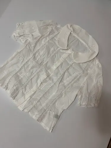 Blusa de renda NOVA