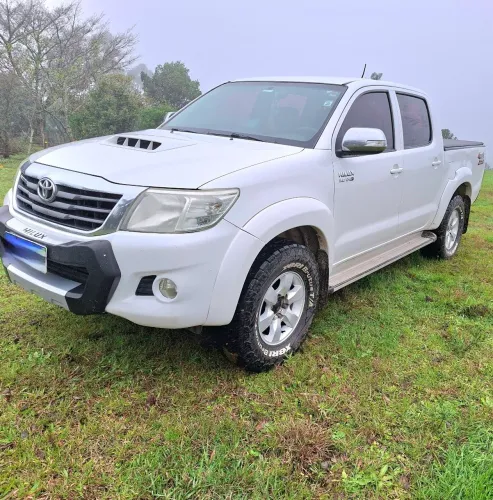 Toyota Hilux CD SRV D4-d 4X4 3.0 TDI Diesel AUT 2012