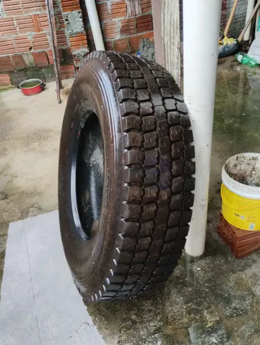 Pneu de caminhão!