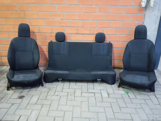 Jogo bancos Renault Sandero Logan c/detalhes 