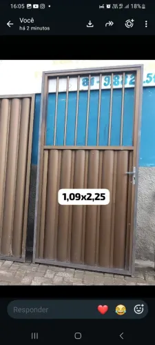 Portão de pedestres em alumínio