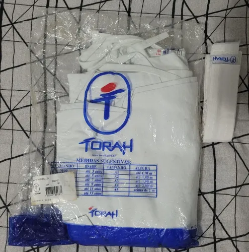 Kimono de Karatê Infantil Torah Branco M2 - Completo com Faixa - Seminovo