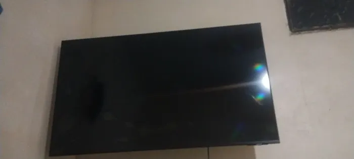 Vendo essa TV nova Samsung de 55 com display queimado devido um carrinho que meu filho