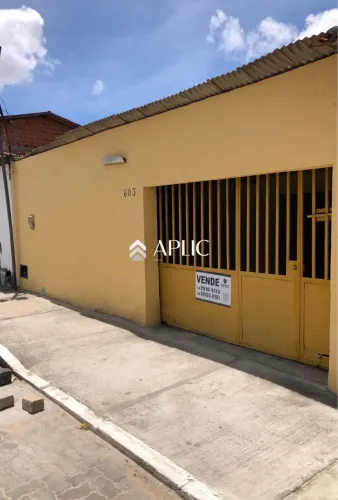 Casa a VENDA em Igapó
