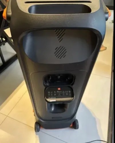 Jbl bombox 710