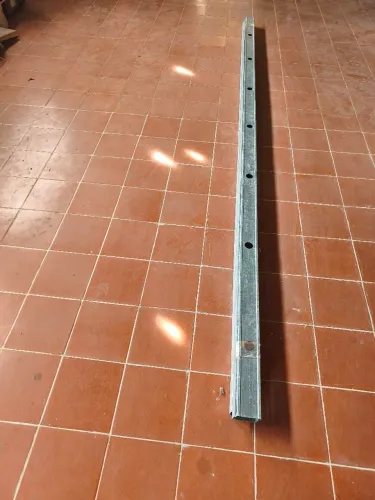 3 Montantes para Drywall com 50 presilhas
