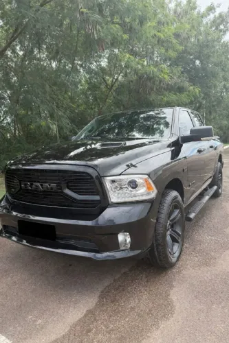Ram Classic Laramie Night Edition 5.7 V8 16V Gasolina 4X4 Aut. 2022