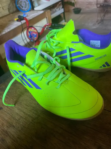Chuteira Adidas deportivo original
