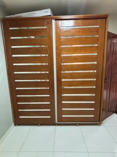 Vendo guarda Roupa De madeira Angelina 2.800