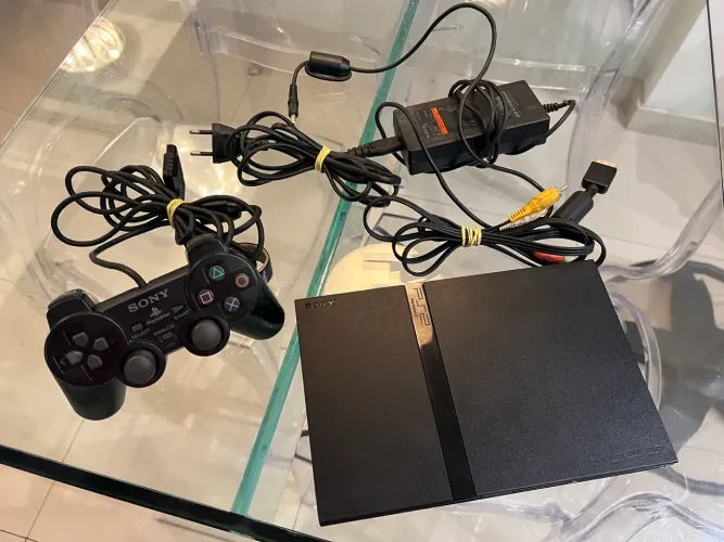 PlayStation 2 novissimo, lendo e desbloqueado