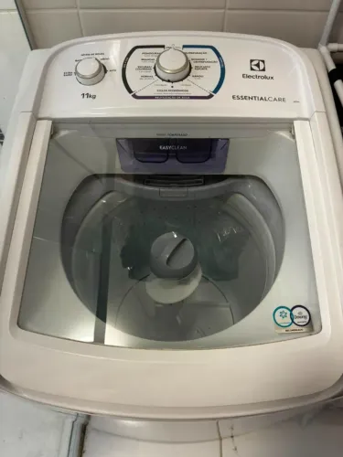 Máquina de Lavar Electrolux 11kg - 220v