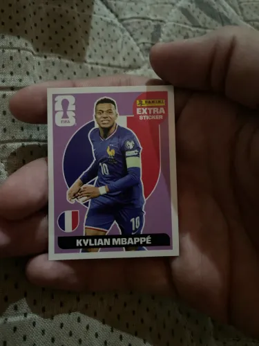FIGURINHA LEGEND MBAPPE ROXO
