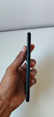 Samsung J8 60gb 400,00$