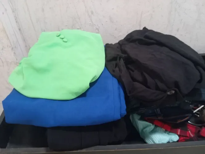 Vendo roupa usada em ontimo condições vestido brulsa saía leque sorte bermuda 