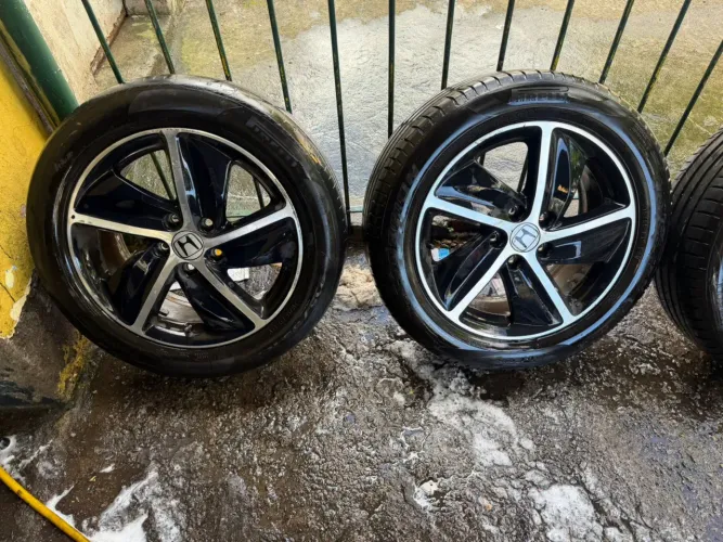 Vendo jogo de rodas hr-v aro 17