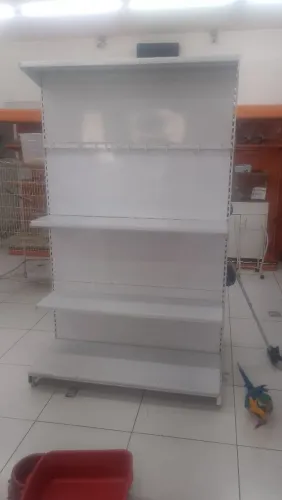 Gôndola de 2.2metros e oito prateleiras
