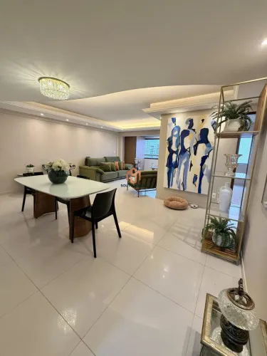 Apto amplo e reformado em Setúbal com 135 m², 3 Quartos, 2 Vagas e Lazer REF: 6799