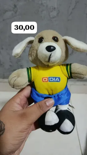 Pelúcia Cachorrinho de Pelúcia do Jornal O Dia Com a Camisa Do Brasil