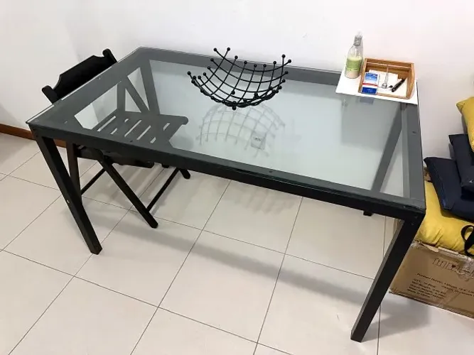 Mesa de Jantar Vidro 4 Lugares 1,30 x 0,75 Estrutura Metal