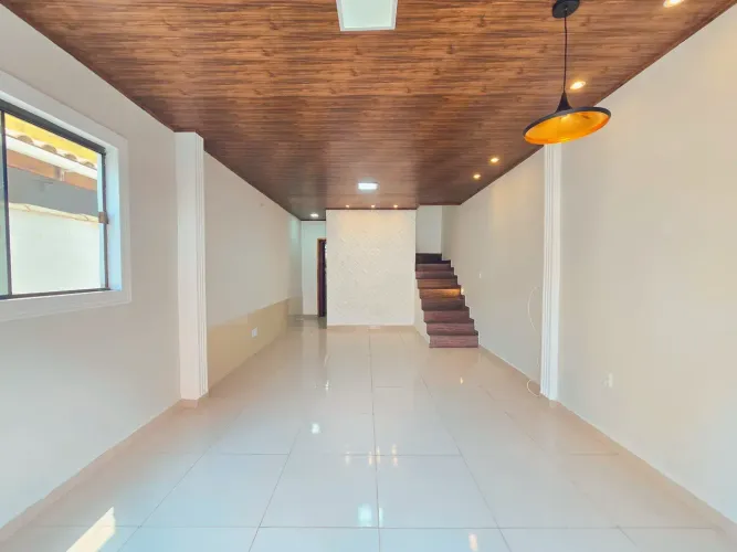 Linda casa de 02 quartos e 02 banheiros em Nova Iguaçu