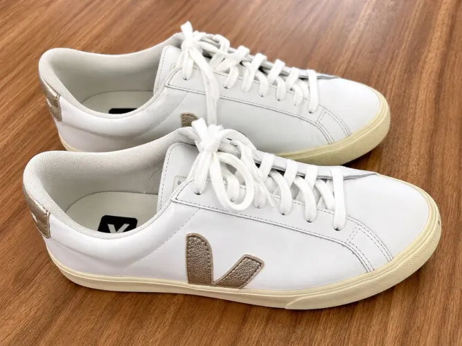 Tênis Vert Original Feminino Branco e Dourado Tam 36