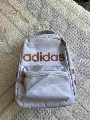 Vendo lancheira da Adidas original, comprada em Orlando