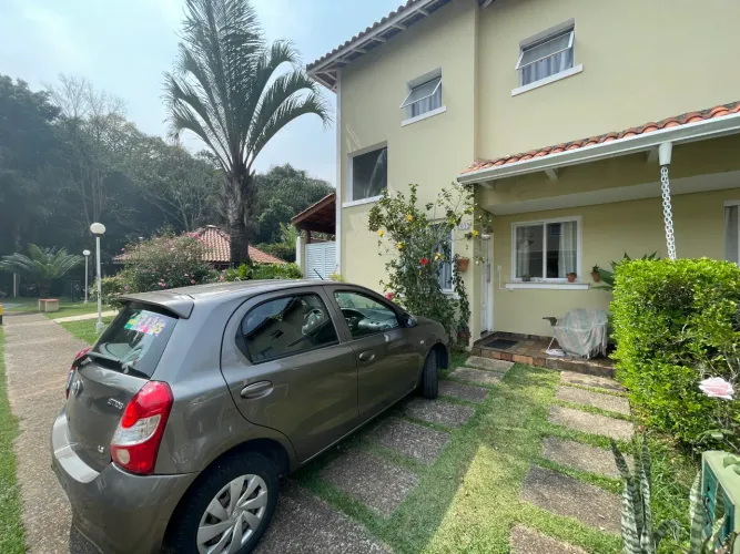 Casa à venda Cond. Vila Nostra na Granja Viana