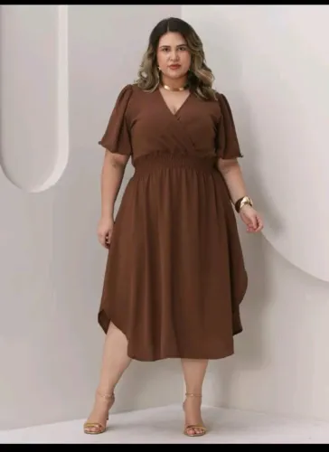 Vestido marrom G, lindo, novo sem uso...comprei e não gostei no meu corpo. Ele não é longo
