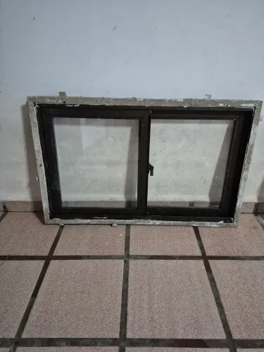 Janela alumínio  90 x 60 cm 