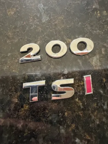 Emblema letra polo 200 tsi ORIGINAL