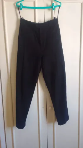 Calça de couro aveludado