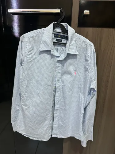 ROUPAS ORIGINAIS DE MARCA EM EXCELENTE ESTADO.