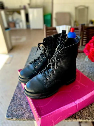 Bota Preta 36/37
