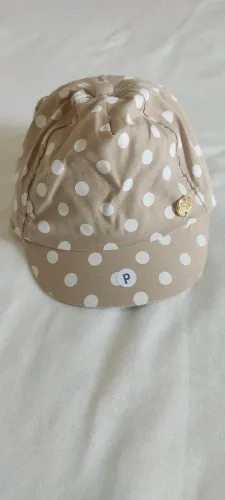 Boné com poá para bebê Tamanho P