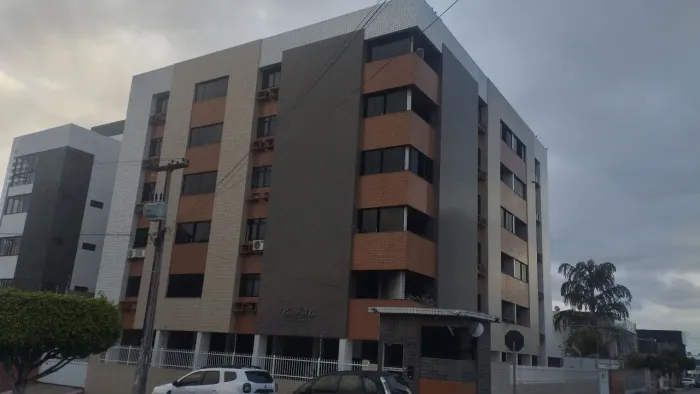 Excelente Apartamento no Catolé próximo ao Luiza Mota. 