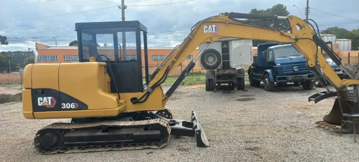 Mini Escavadeira caterpillar 306