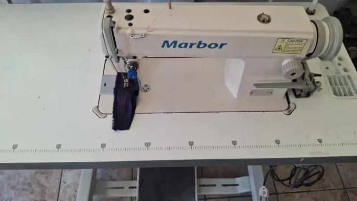 Máquina reta industrial semi nova