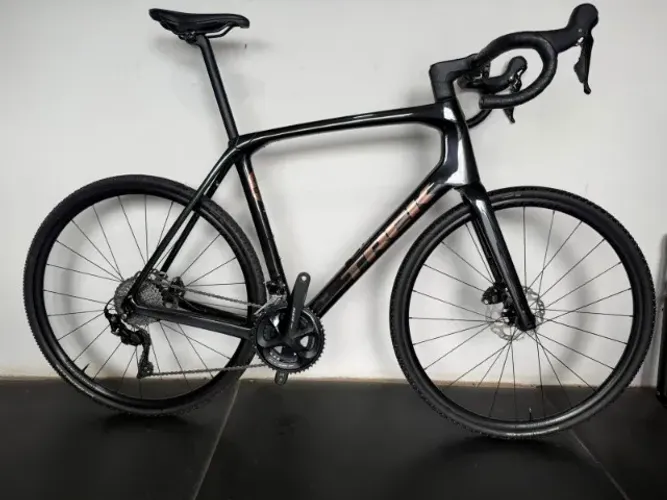 Trek Domane - Tamanho 60 | Shimano 105 11v | Bontrager