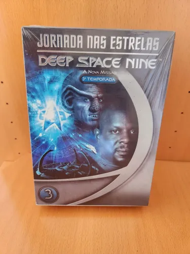 Kit com 7 DVDs "Jornada nas Estrelas Deep Space Nine" 3a temporada (lacrado).