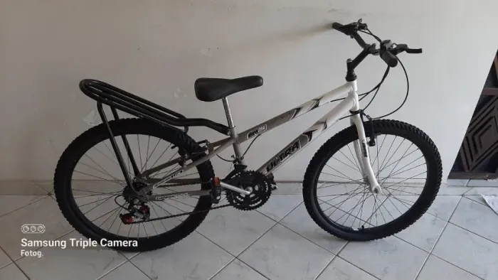 Vendo Bicicleta seminova,18 marchas, aro 24
