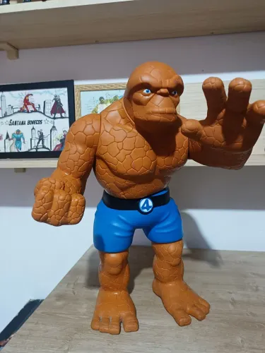 Homem Pedra 45 cm original marca Mimo