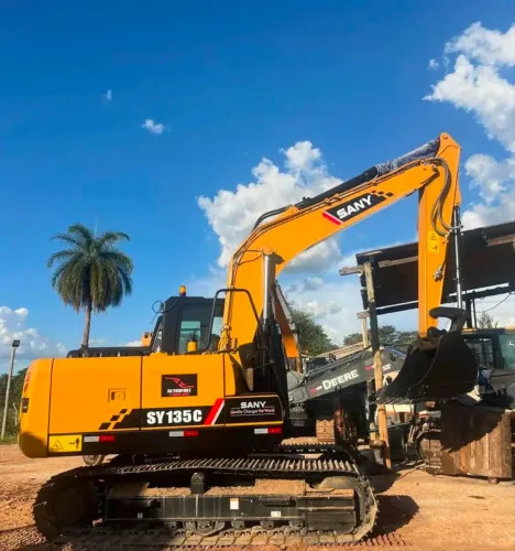 Escavadeira Sunny 135c