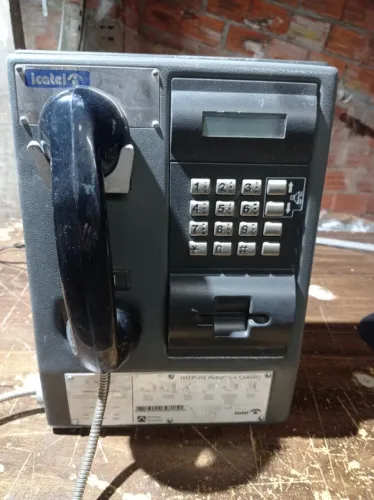 Telefone publico á cartão antigo