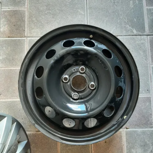04 Rodas ferro Etios, Yaris aro 15 original