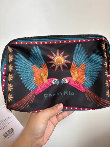 Necessaire Farm Ora Bolas G Samba Das Araras Cor Preto