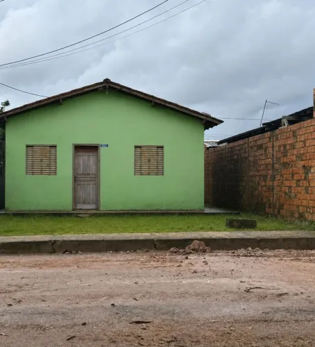 Vendo uma casa 