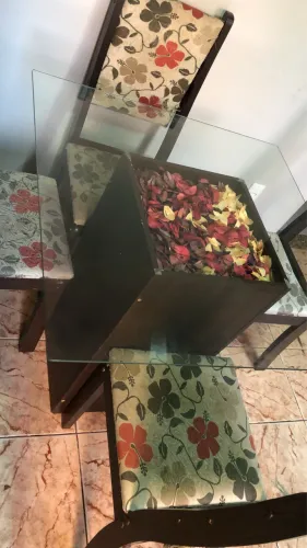 Mesa 4 cadeiras 