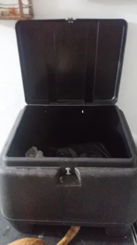 Vendo baú de 80 litros