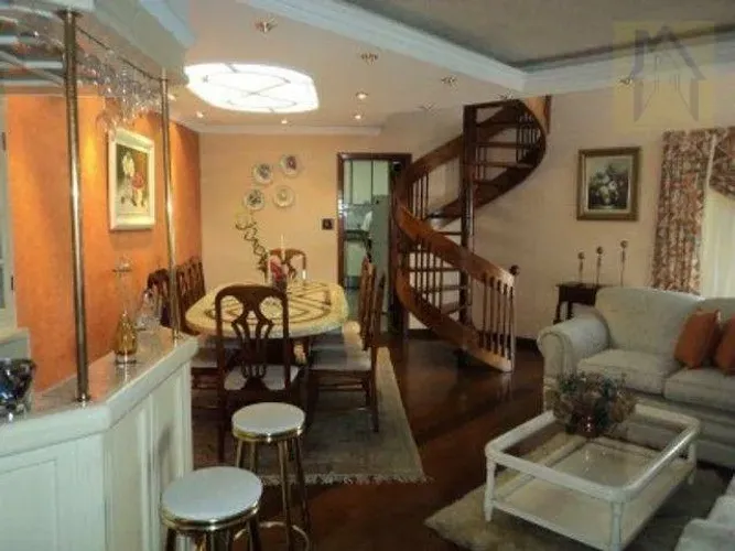 Apartamento (Cobertura), com 4 quartos e 6 banheiros à Venda, 225 m² em São Paulo/SP