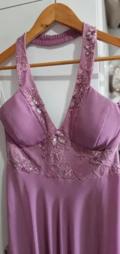 Vestido Festa frente única bordado cor ametista tamanho 40